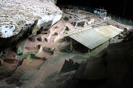 马来西亚婆罗洲尼公园内大洞穴的考古遗址图片