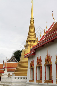 泰国大城府金佛塔和寺庙图片