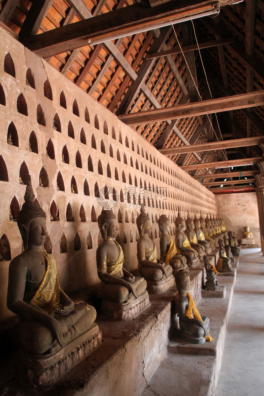 老挝万象的WatSisaket修道院许多雕像图片