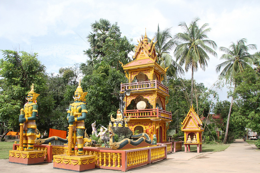 老挝万象佛教修道院的卫神雕像图片