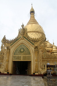 缅甸仰光金塔入口处图片