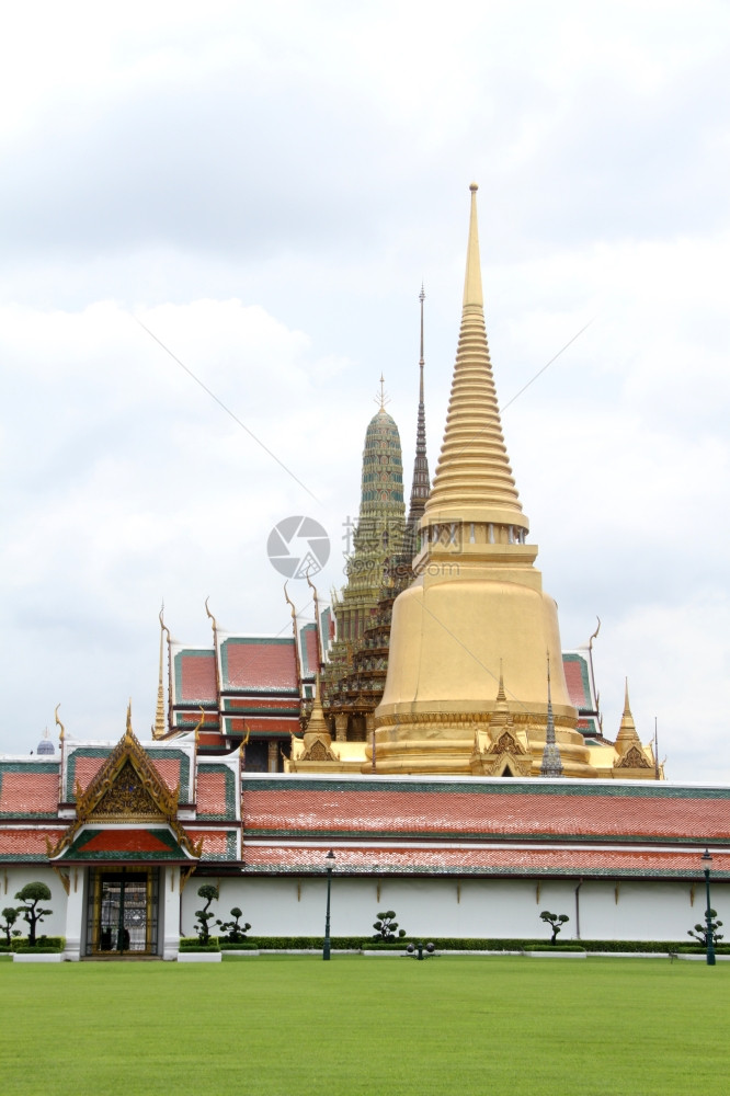 在泰国曼谷大宫殿的金子图片