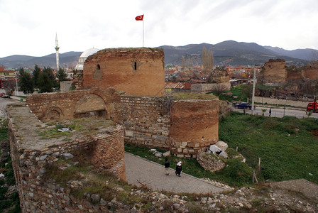土耳其伊兹尼克的Yenishehir门和城墙图片