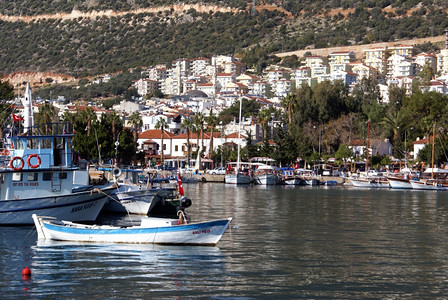 土耳其Kash码头的船和土耳其Kash的房屋图片