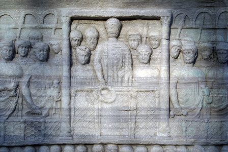 伊斯坦布尔Sultanahmet的埃吉普特方尖碑上的大理石人图片