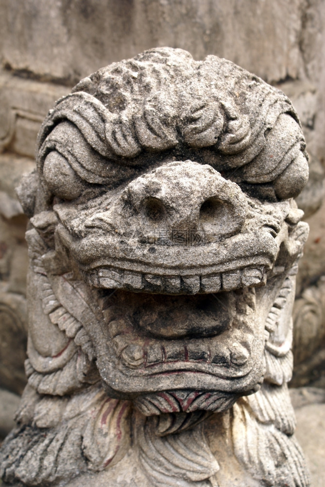 缅甸曼德勒Inwa的狮子石头图片