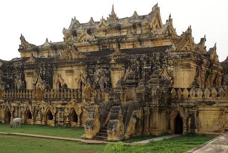 缅甸曼德勒因瓦马哈昂美邦赞寺图片