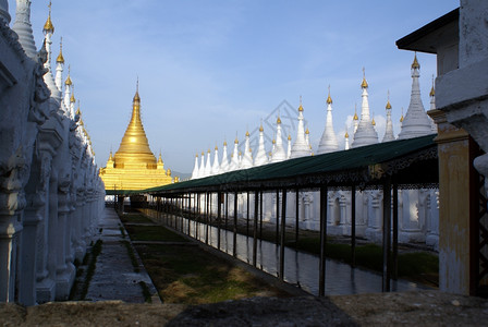 缅甸曼德勒三达马尼帕亚的佛塔图片