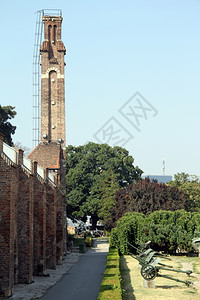 Beograd堡垒塔和来自塞尔维亚军事博物馆的支背景图片