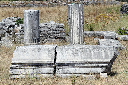 黑山杜克莱拉大理石柱和废墟图片