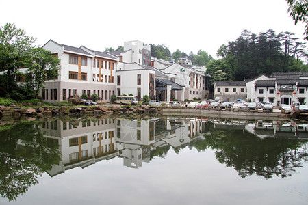 珠华山湖岸旅馆背景图片