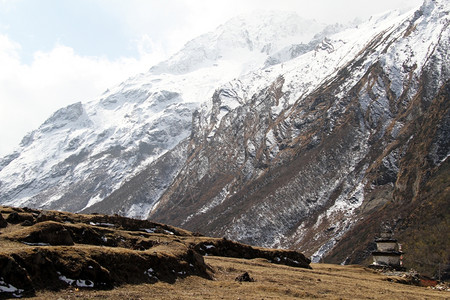 尼泊尔Samdo附近的雪山图片