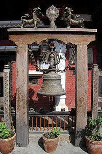 尼泊尔巴坦鲁德瓦尔纳马哈维哈大铜钟图片