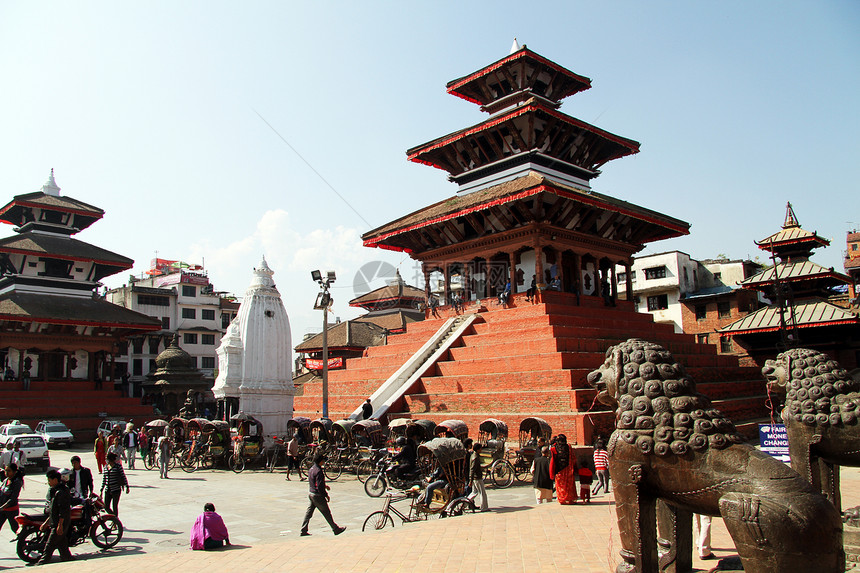 尼泊尔Khatmandu的Durbsr广场上的铜色狮子图片