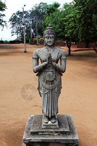 斯里兰卡米欣塔莱的德瓦南皮亚提萨国王雕像图片
