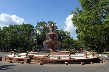 斯里兰卡Mihintale路上的大喷泉图片