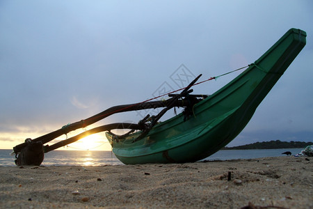 上午在斯里兰卡Arugam湾海滩上背景图片