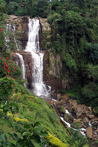 兰博达高山瀑布图片