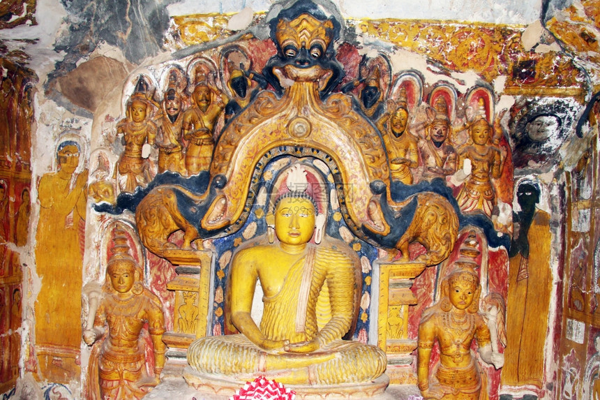 斯里兰卡迪加拉小圣殿中的佛图片