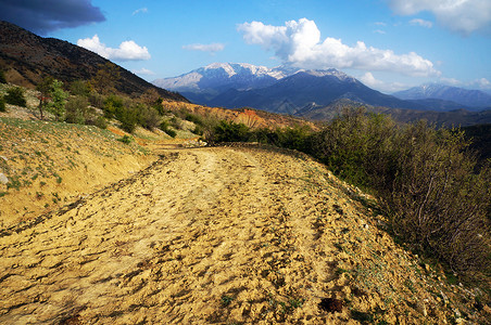 土耳其山区泥路图片
