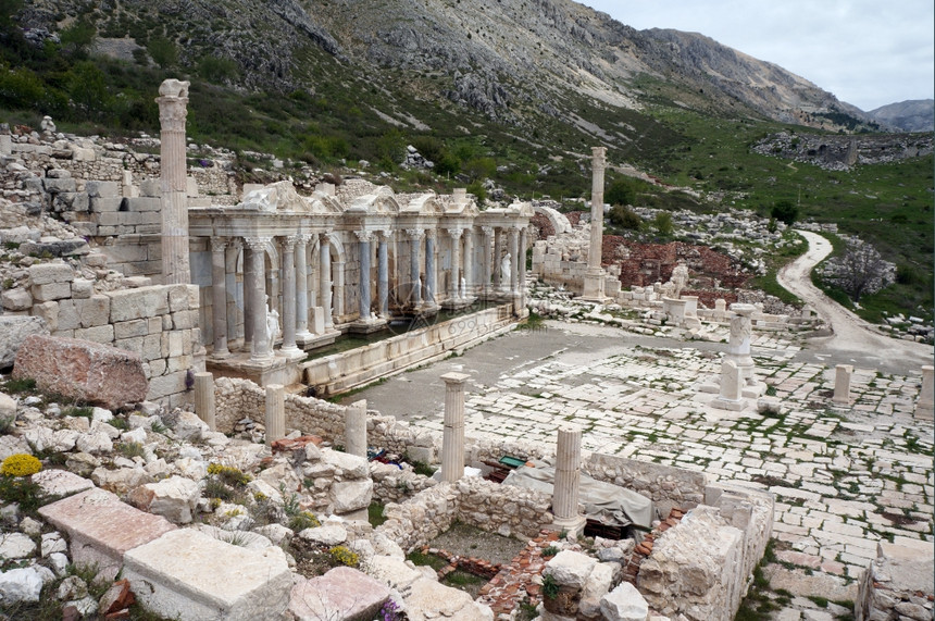 土耳其萨加拉索的Acropolis的废墟图片