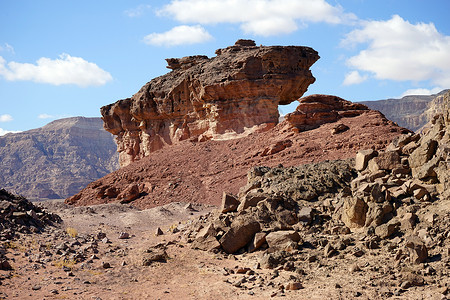 以色列内盖夫沙漠蒂姆纳公园红色岩石图片