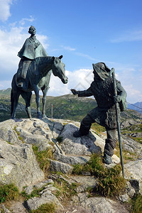 苏沃罗夫将军的马术雕像179年秋天他从南方穿越阿尔卑斯山图片