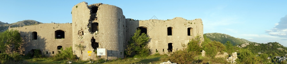 黑山奥述堡垒的全景图片