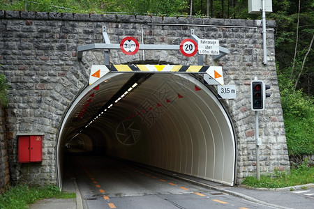 Lichtenstein长隧道入口图片