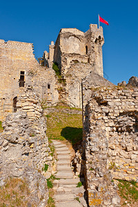 法国城中世纪堡垒的废墟图片