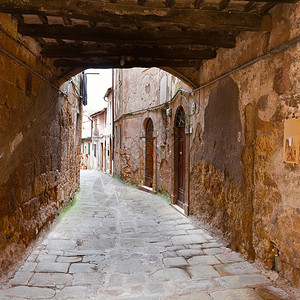 意大利索拉诺市的窄巷图片