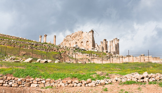 约旦耶拉施古镇的阿耳忒弥斯神庙图片