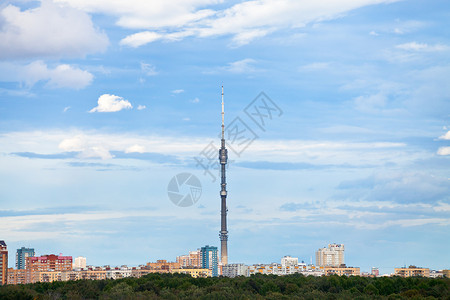 蓝色秋天空住宅区下有白云背景图片