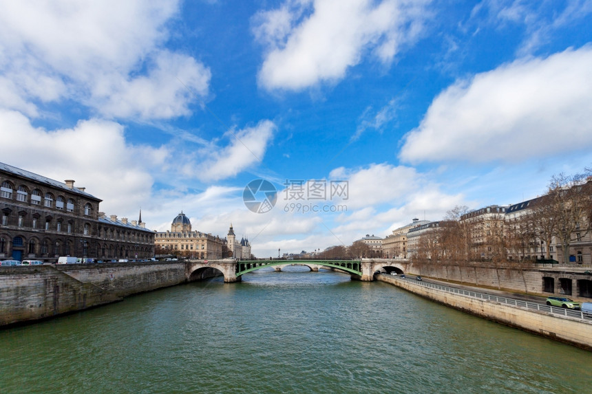 巴黎塞纳河和圣母节全景春季图片