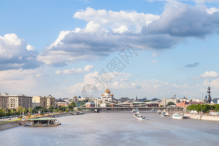 莫斯科市与克里米亚桥的天际线基督卡瑟德拉尔救世主和莫斯科河俄罗图片
