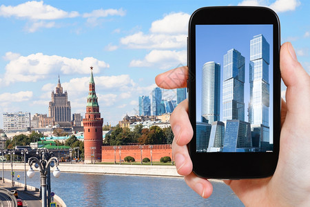 旅行概念莫斯科市智能手机旅游照片图片