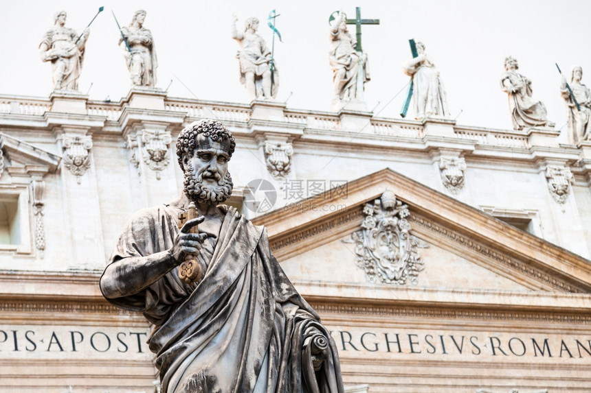 圣彼得在梵蒂冈市SanPietro广场圣彼得巴西利卡前雕刻图片