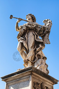 鲑鱼天使小号前往意大利旅行天使雕像关闭在罗马市的庞特圣安吉洛桥上背景