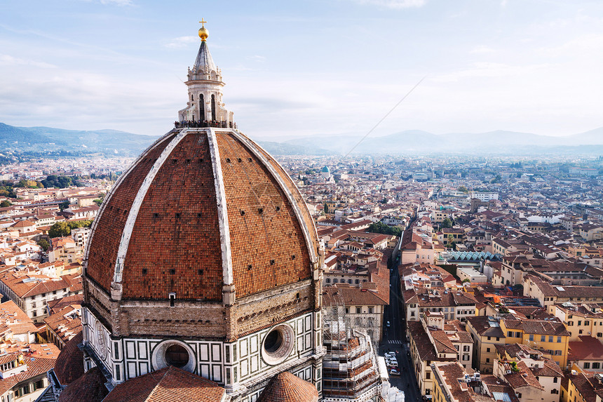 前往意大利的旅行坎帕尼莱的Duomo和佛罗伦萨天际的上空图片