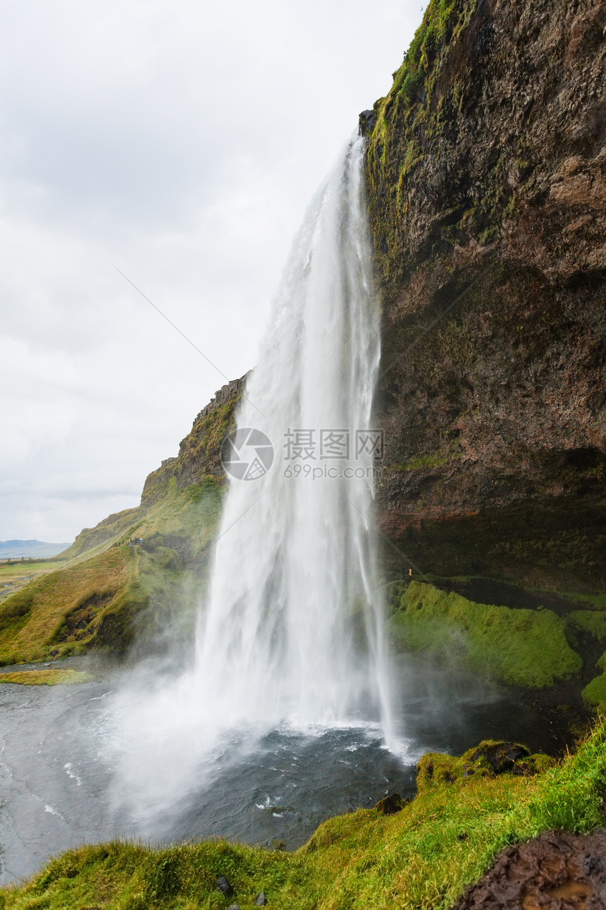 前往冰岛9月在冰岛大西洋南岸卡特拉地质公园的塞尔贾兰兹瀑布侧视图图片