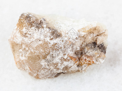 自然矿物岩石标本伊尔库茨克地区白大理石上一块图片