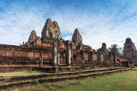 柬埔寨AngkorWat综合建筑群的PreRup寺庙废墟图片