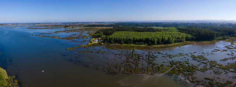 葡萄牙阿韦罗岛湖附近的RibeiradoNancinho空中景象图片