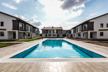 新建公寓区居民社游泳池图片