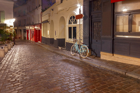 巴黎法国蒙马特尔山的老街背景
