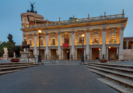首都广场的景象夜间照明罗马意大利首都广场图片