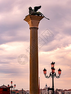 著名的圣马克专栏在中央广场威尼斯意大利圣马克专栏背景图片