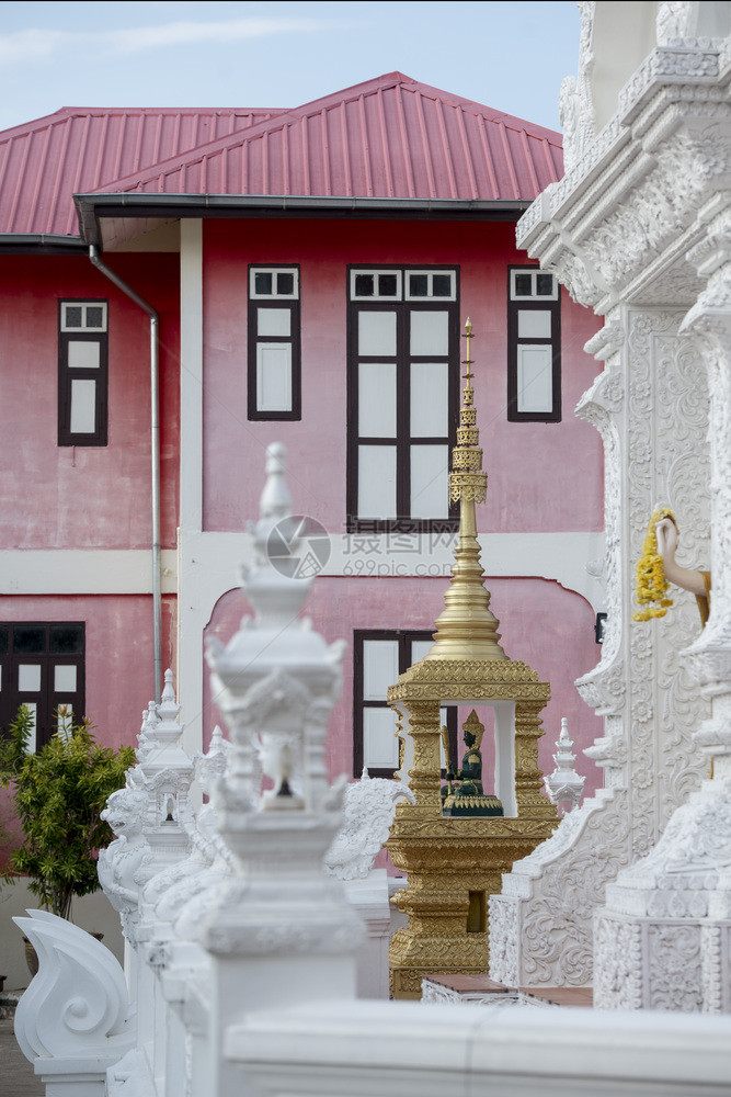 泰国北部弗拉市的WatPongSunan寺庙泰国弗拉2018年11月泰国佛拉瓦庞苏南寺图片