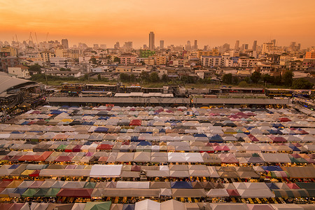 拉查达夜市泰国曼谷市拉契达夜市位于亚洲最南端泰国曼谷2019年11月泰国曼谷RATCHADA夜市背景