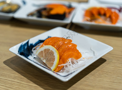 三文鱼刺身日式食物图片